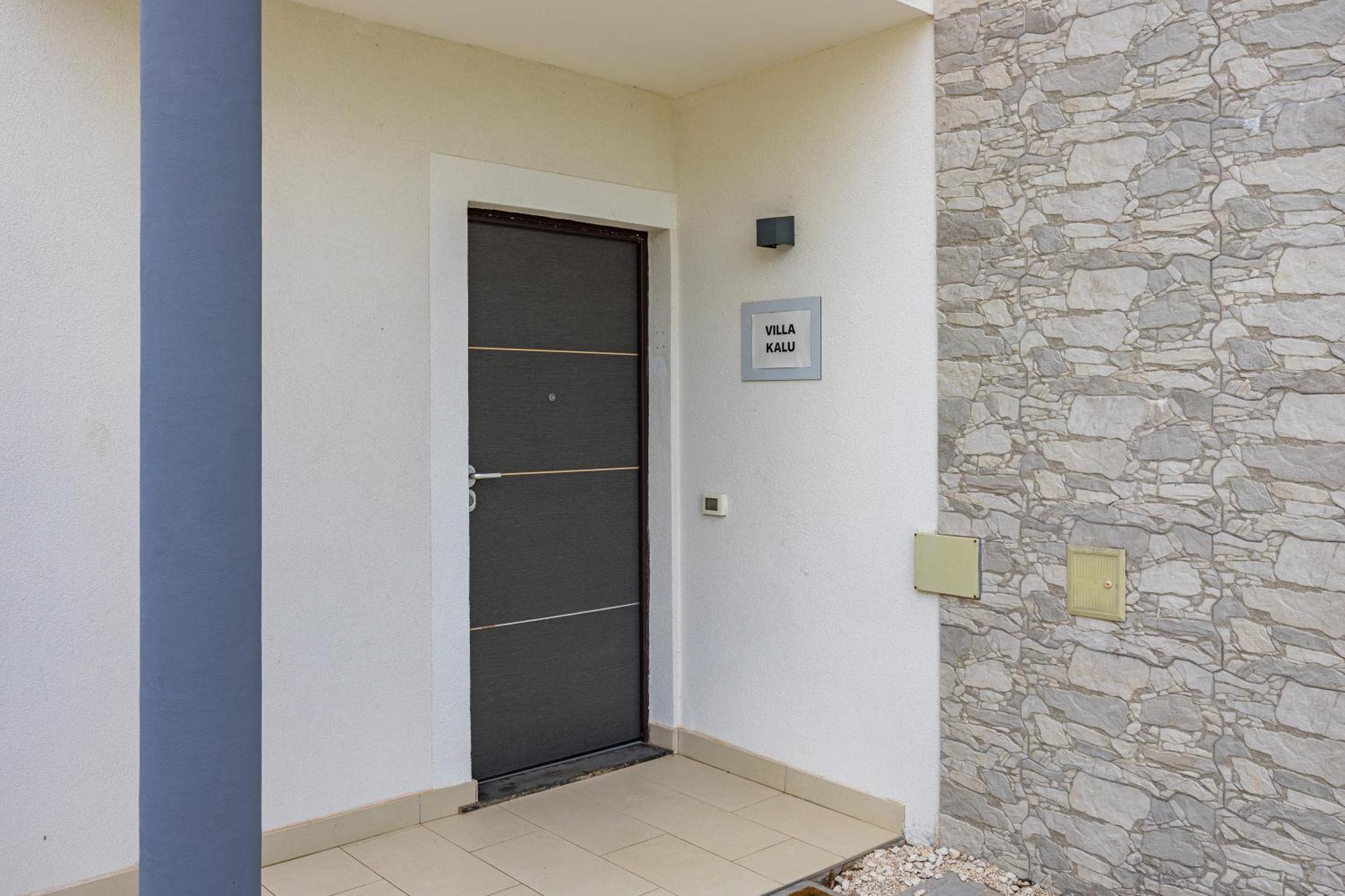 Villa Kalu 1 Krnica Exterior photo